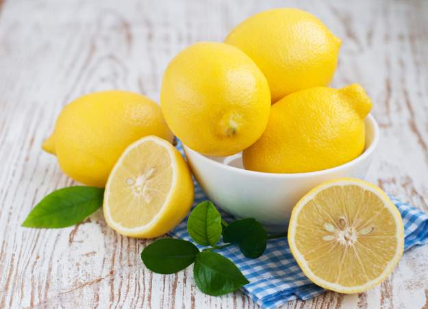 lemons in a bowl